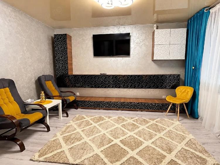 Apartament cu 3 camere decomandat în Micro 20