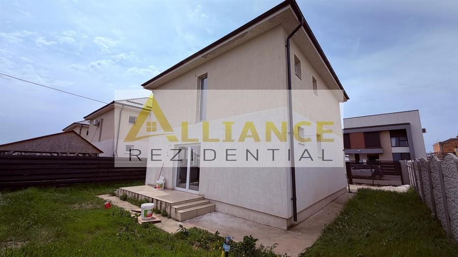 Casă individuală cu 4 camere cu Canalizare în Berceni