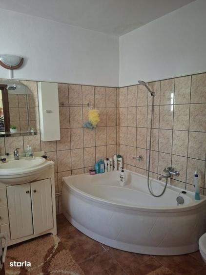 Casă cu 4 camere cu Teren 1000 Mp în Surani