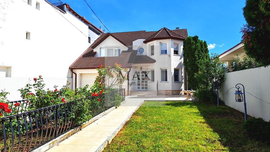 Vilă de lux de vânzare Gruia | 5 camere | 208 mp | 698 mp teren - 1