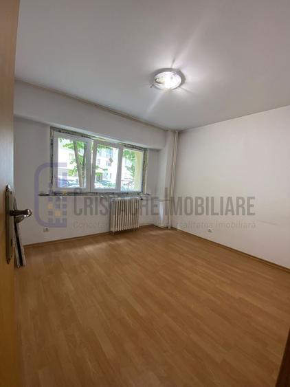Apartament cu 3 camere decomandat, mobilat în Calea Călărașilor