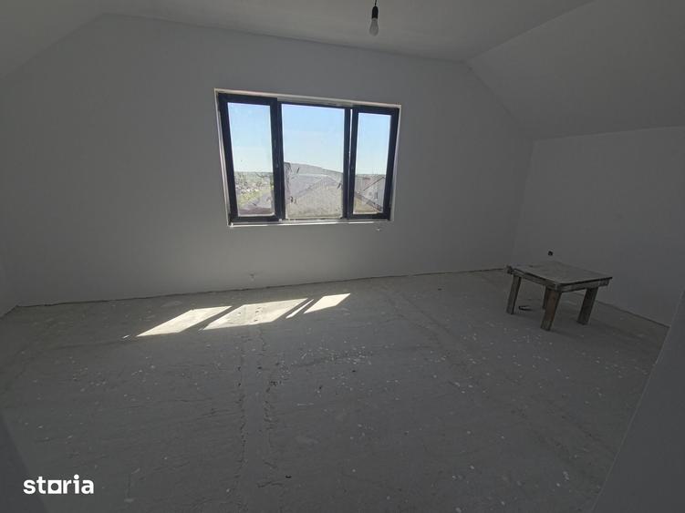 Casă cu 5 camere cu Teren 210 Mp în Valu lui Traian