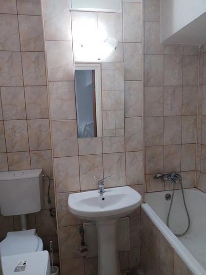 Apartament cu 3 camere decomandat în Bucur Obor