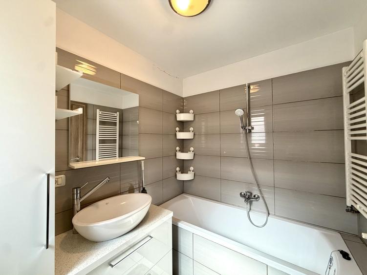 Duplex cu 4 camere cu Canalizare în Dumbrăvița