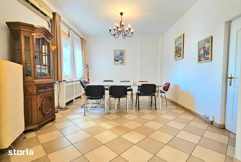 Apartament cu 4 camere în Moșilor