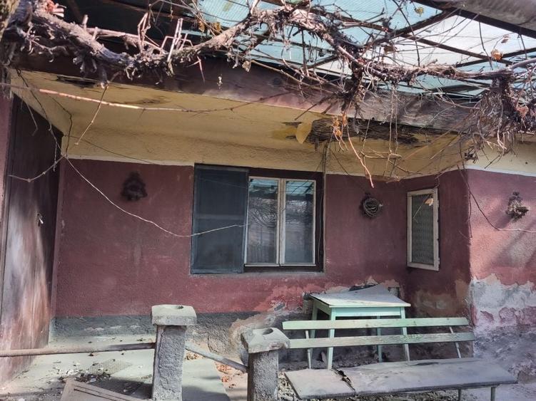 Casă cu 4 camere cu Teren 300 Mp în Gheorghe Doja