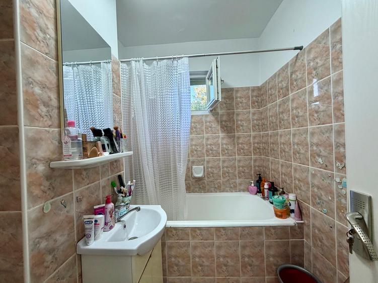 Apartament cu 2 camere semidecomandat în Pantelimon