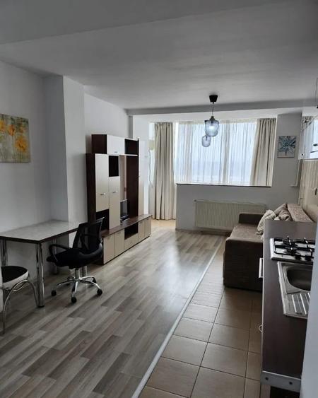 Apartament cu 3 camere decomandat în Colentina