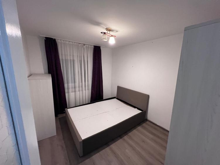 Apartament cu 3 camere în Petru Rareș