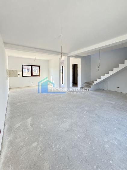 Duplex cu 4 camere cu Canalizare în Moșnița Nouă