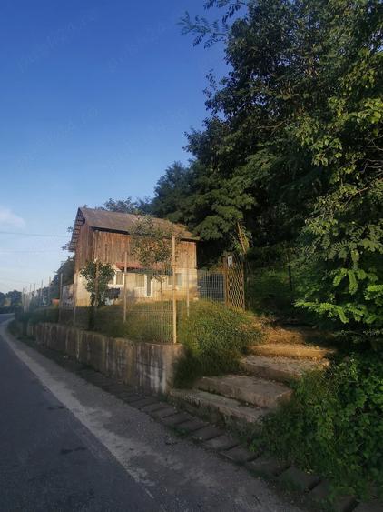 Casă cu Teren 1592 Mp în Sărățel
