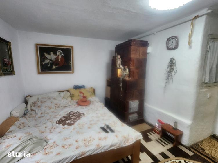 Casă cu 2 camere cu Teren 400 Mp în Central