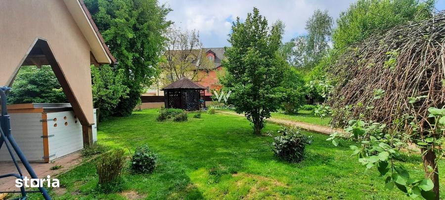 Casă cu 8 camere cu Teren 1000 Mp în Trei Stejari