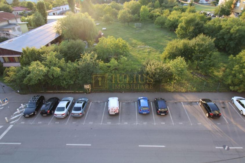 Apartament cu 2 camere semidecomandat, mobilat în Soarelui