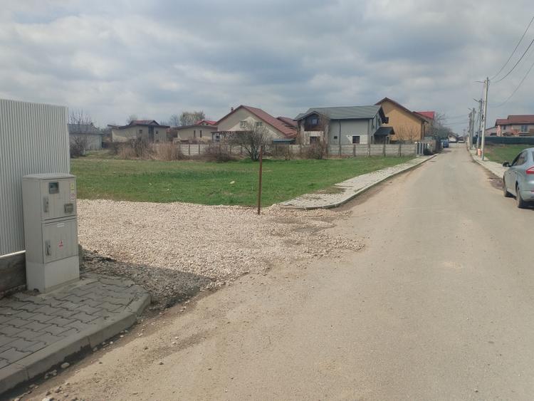 Teren Construcții intravilan de 450 mp, în Dragomirești-Vale