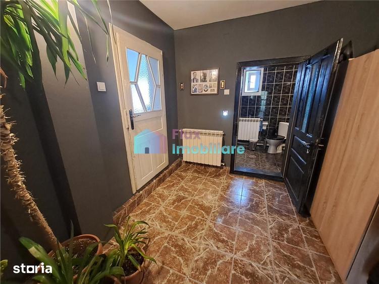Casă cu 5 camere cu Teren 800 Mp în Cornu Luncii