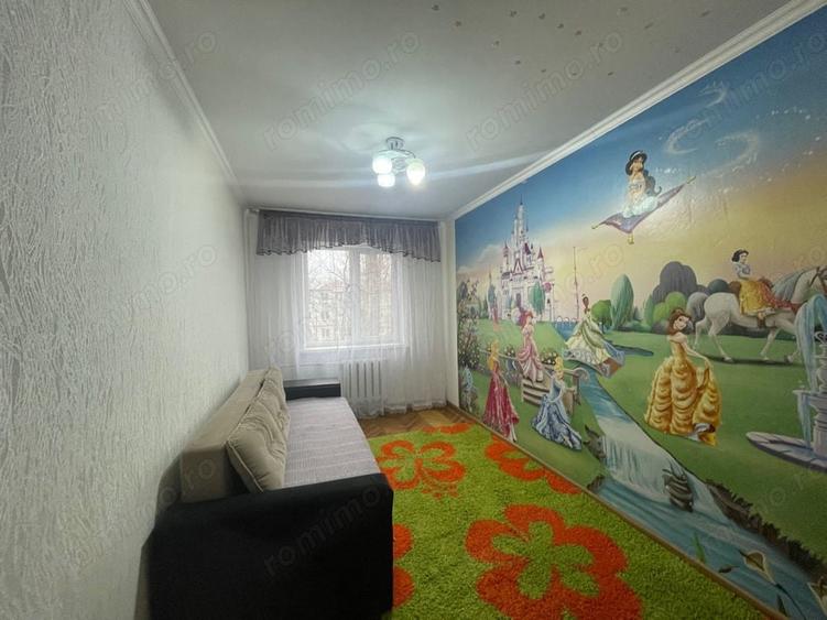 Apartament cu 3 camere în Bogdăneștilor