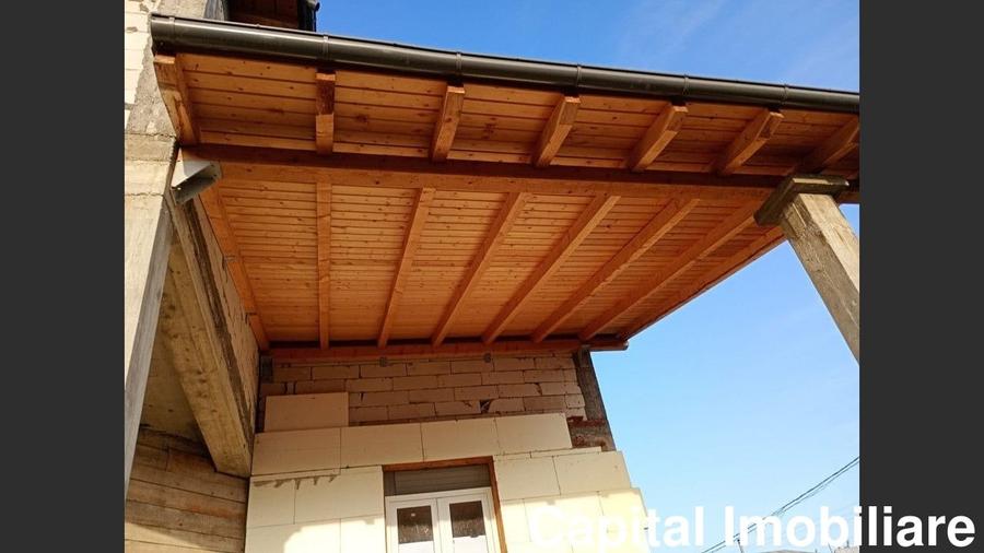 Casă cu 6 camere cu Teren 896 Mp în Bd. Coșbuc