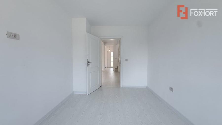 Casă cu 4 camere cu Teren 313 Mp în Moșnița Nouă