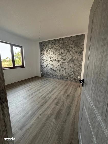 Casă cu 3 camere cu Teren 468 Mp în Sânmihaiu Român