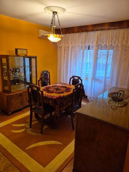 Apartament cu 3 camere semidecomandat, mobilat în Ultracentral
