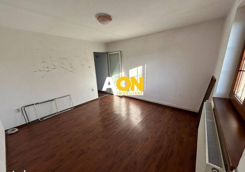 Casă individuală cu 3 camere cu Canalizare în Central