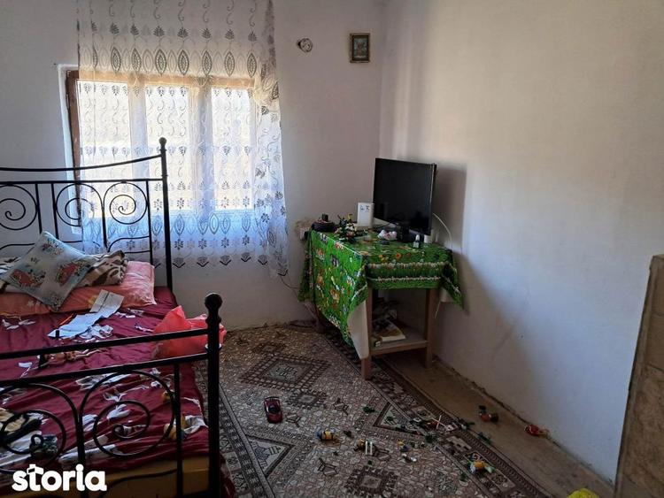 Casă cu 3 camere cu Canalizare în Polovragi