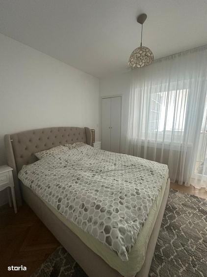Apartament cu 3 camere semidecomandat, mobilat în Sala Palatului