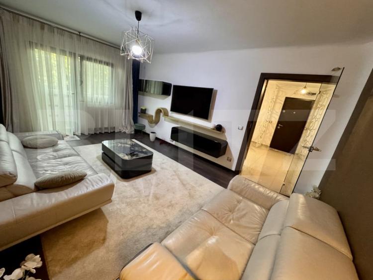 Apartament cu 3 camere decomandat în Valea Rosie