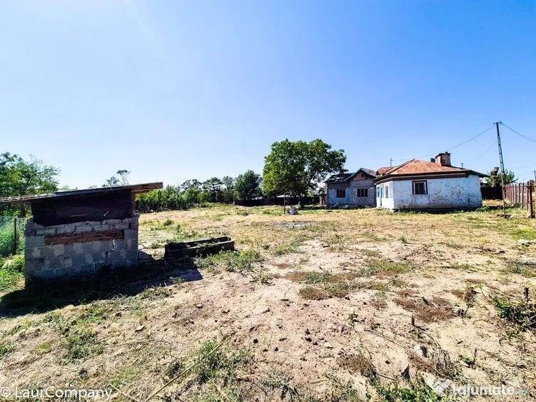 Casă cu 3 camere cu Teren 2000 Mp în Negrași