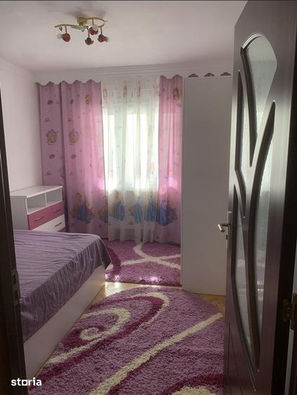 Apartament cu 3 camere decomandat în Cug