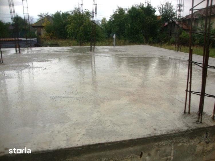 Casă cu 2 camere cu Teren 1945 Mp în Aninoasa
