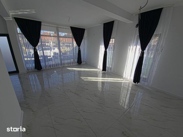 Casă cu 4 camere cu Teren 162 Mp în Central