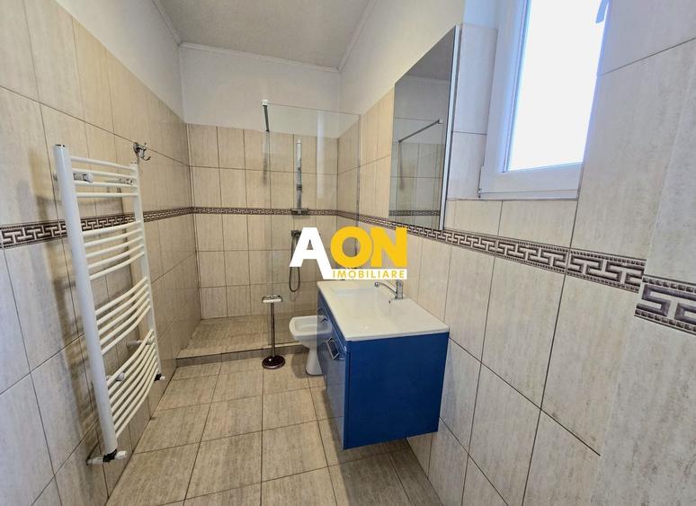 Casă cu 4 camere cu Canalizare în Central