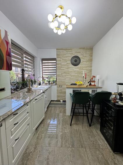 Duplex cu 4 camere cu Canalizare în Florești