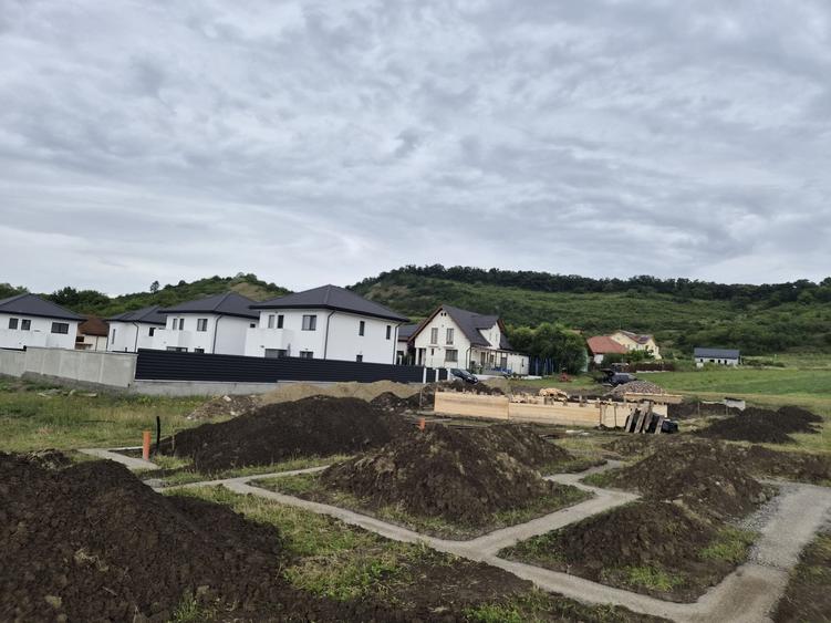 Casă cu 4 camere în Central