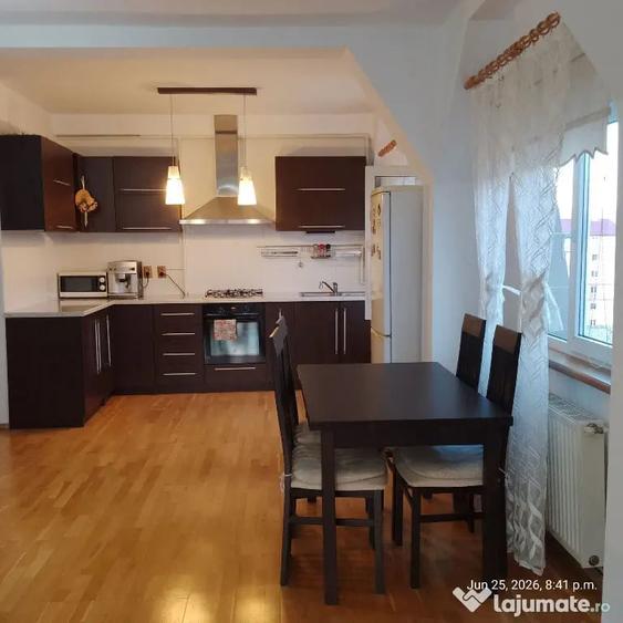 Apartament cu 3 camere decomandat în Valea Aurie