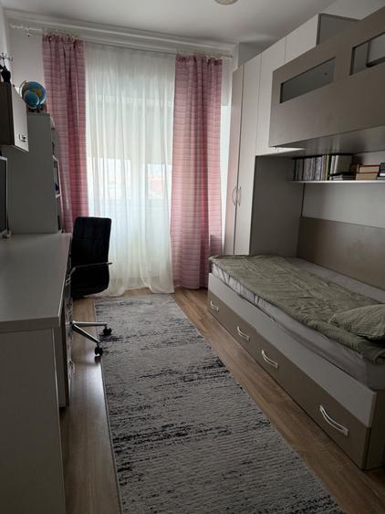 Apartament cu 3 camere decomandat în Ștefan cel Mare