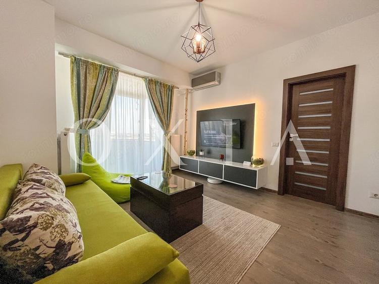 Apartament cu 3 camere semidecomandat în Girocului