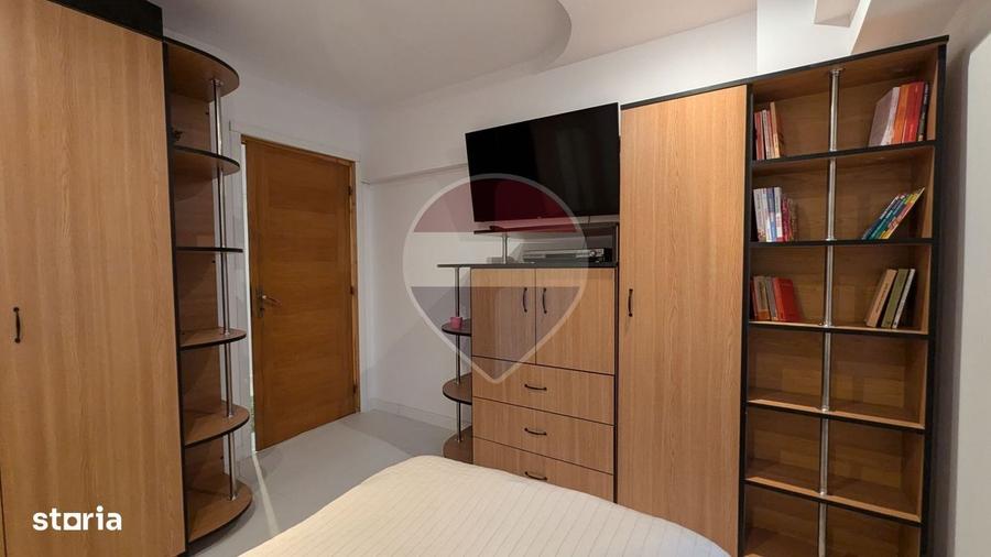 Apartament cu 3 camere decomandat, mobilat în P-ța Alba Iulia