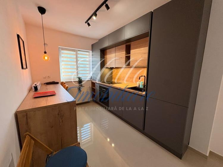 Apartament cu 2 camere semidecomandat, mobilat în Florești
