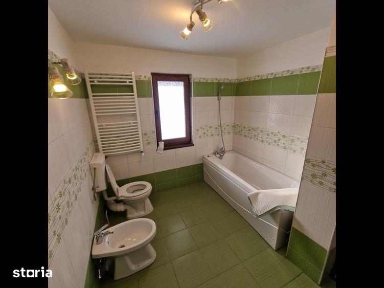 Casă cu 6 camere cu Teren 2676 Mp în Central