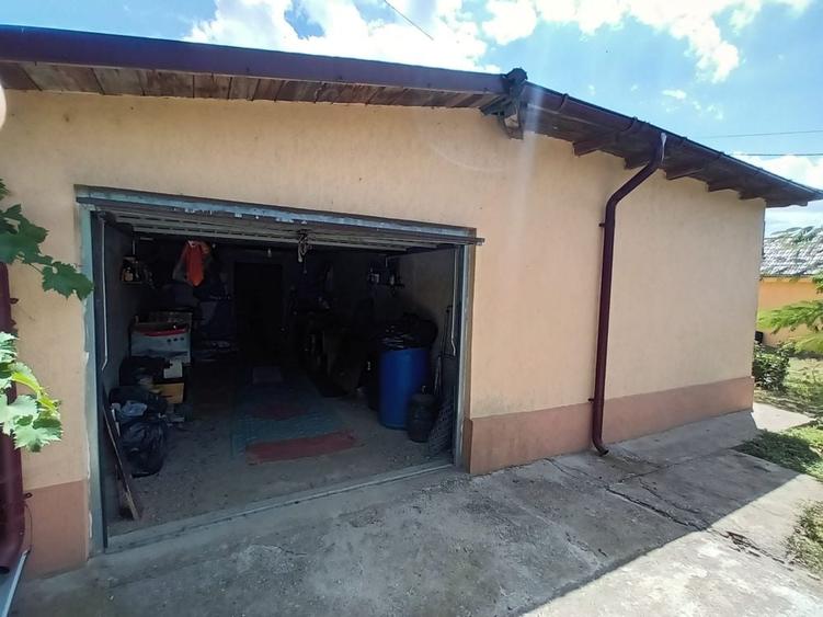 Casă cu 4 camere în Fântânele