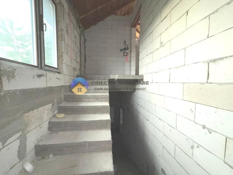 Casă cu 4 camere cu Teren 632 Mp în Girov