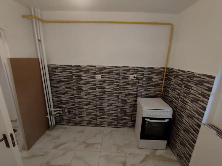 Apartament cu 2 camere decomandat în Nicolina