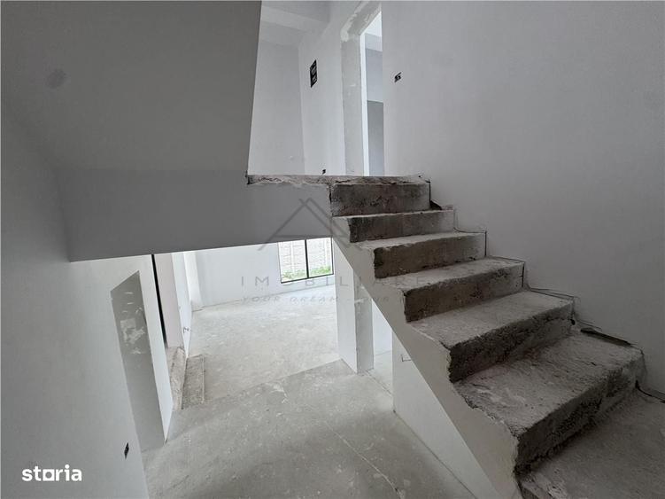 Casă cu 4 camere în Ciorogârla