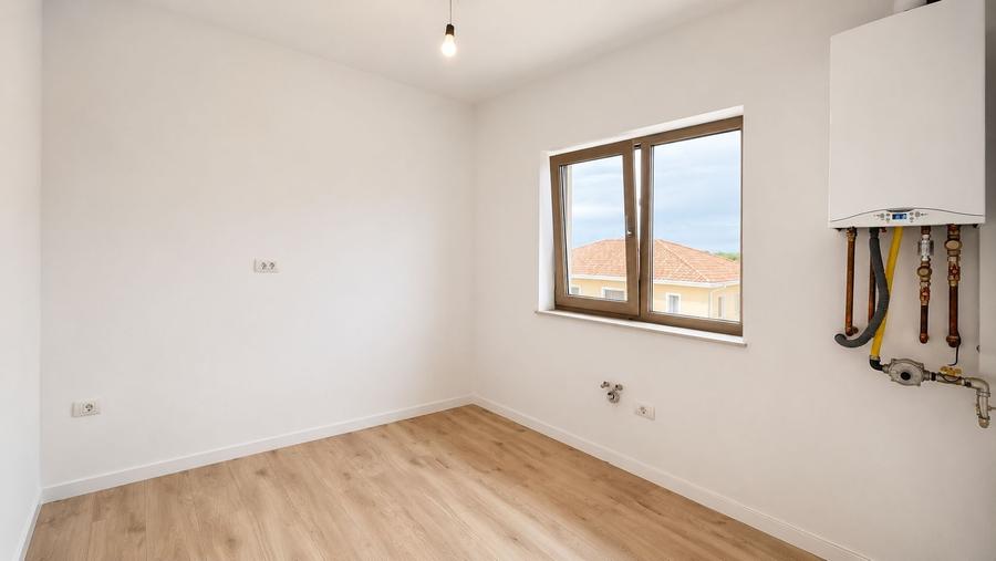 Apartament cu 3 camere decomandat în Remetea Mare