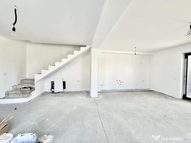Casă cu 4 camere cu Teren 310 Mp în Bazoș