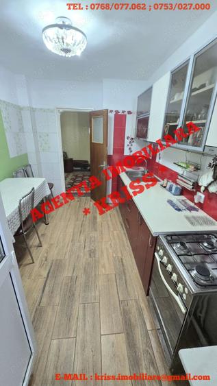 Apartament cu 4 camere decomandat în Central