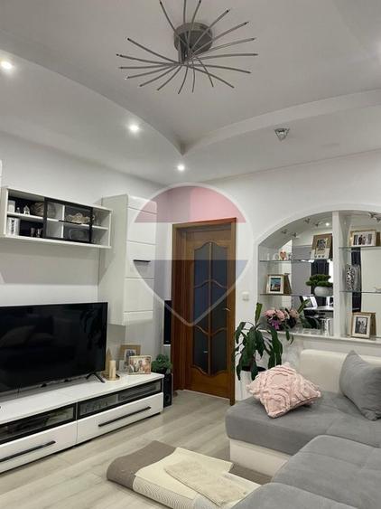Casă individuală cu 3 camere cu Teren 1169 Mp în Rona de Jos